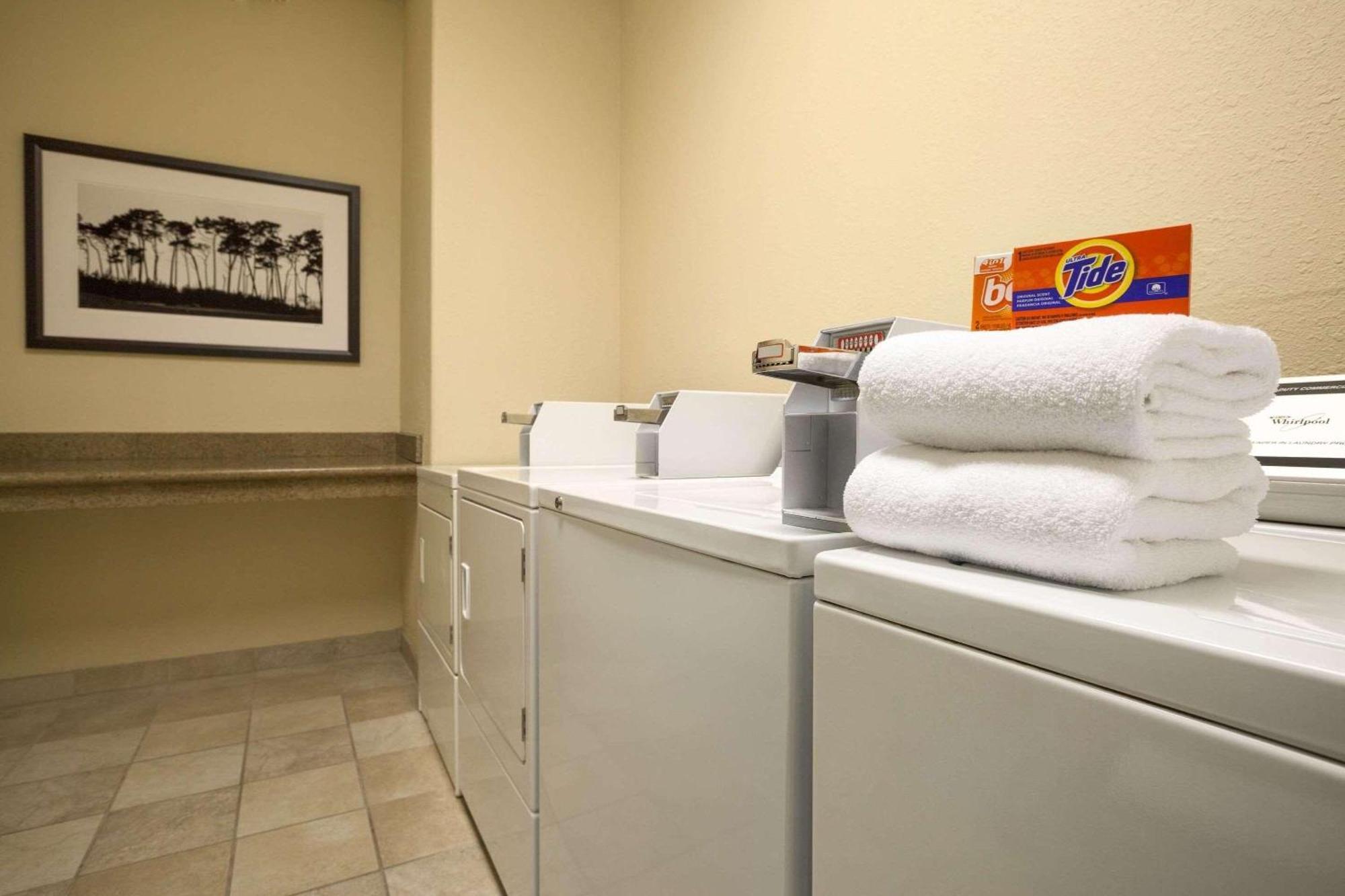 Country Inn & Suites By Radisson, Monterey Beachfront-Marina, Ca Esterno foto